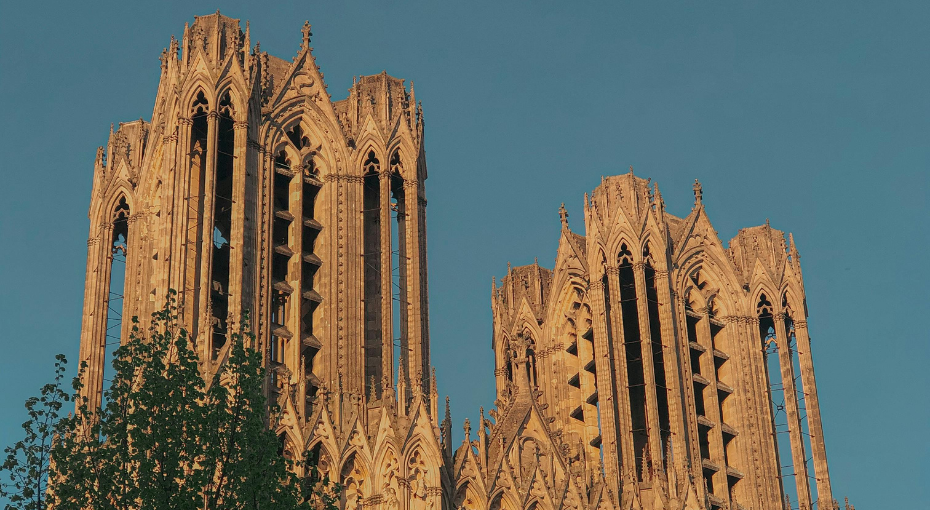 Les avantages de construire en zone urbaine vs rurale à Reims